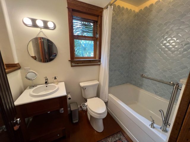 Casita bathroom
